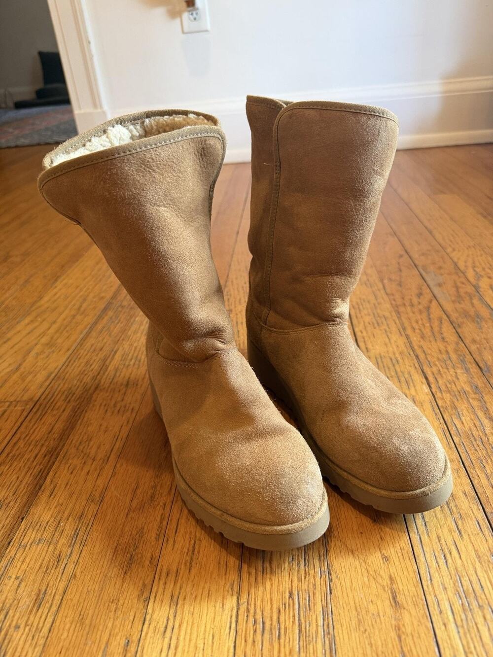 UGG Womens Boots Size 8 Brown Suede Mid Calf